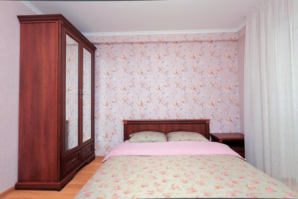 Apartment On Obolonskiy Prospect 12 Киев Экстерьер фото